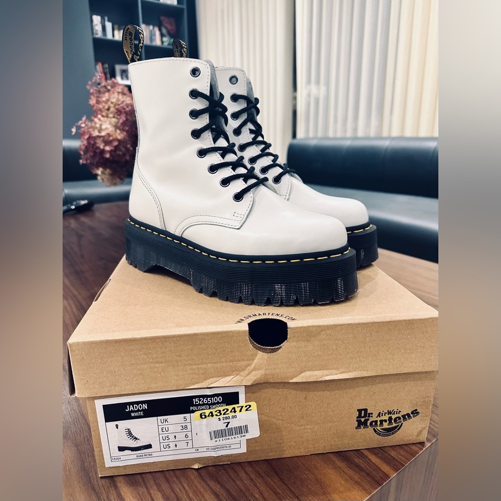White Dr. Martens Jadon platform sz7